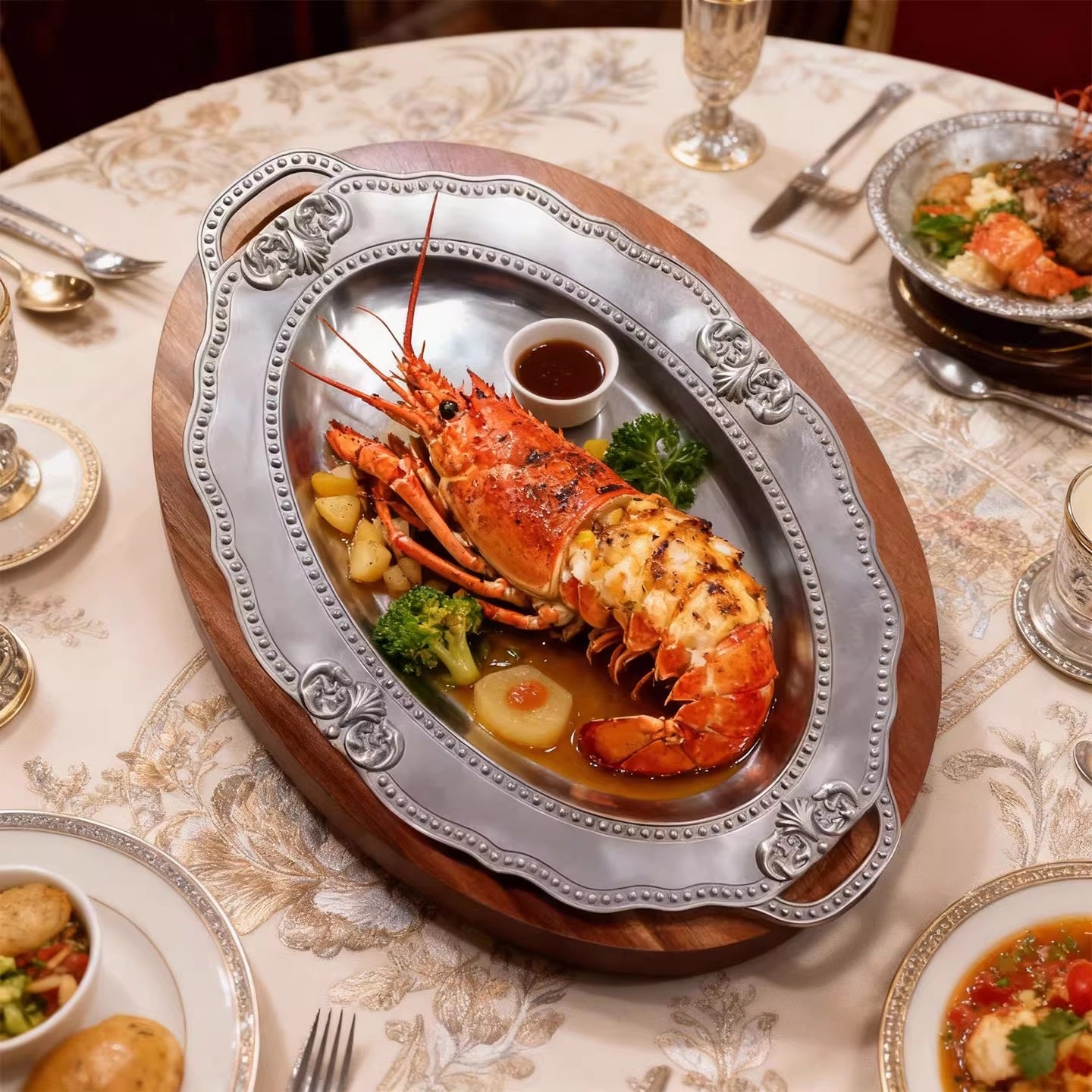 Oval French court relief steak plate