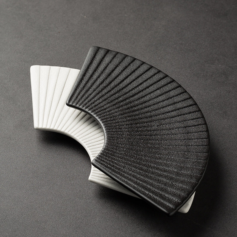Ceramic Fan-shaped Plates